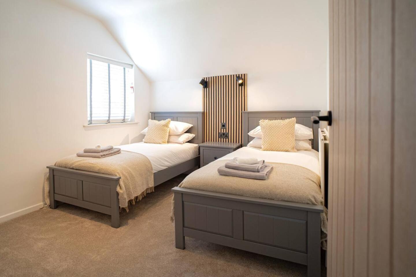 Stylish 2 Bedroom Cottage With Hot Tub And Parking Bewdley Buitenkant foto