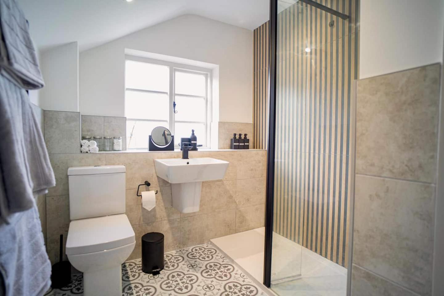 Stylish 2 Bedroom Cottage With Hot Tub And Parking Bewdley Buitenkant foto