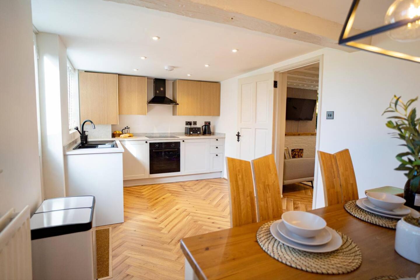 Stylish 2 Bedroom Cottage With Hot Tub And Parking Bewdley Buitenkant foto