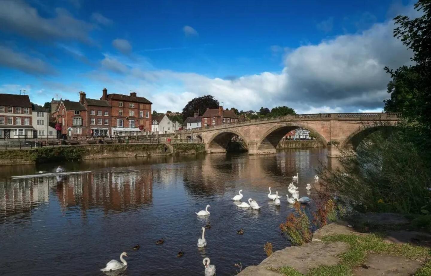 Stylish 2 Bedroom Cottage With Hot Tub And Parking Bewdley Buitenkant foto