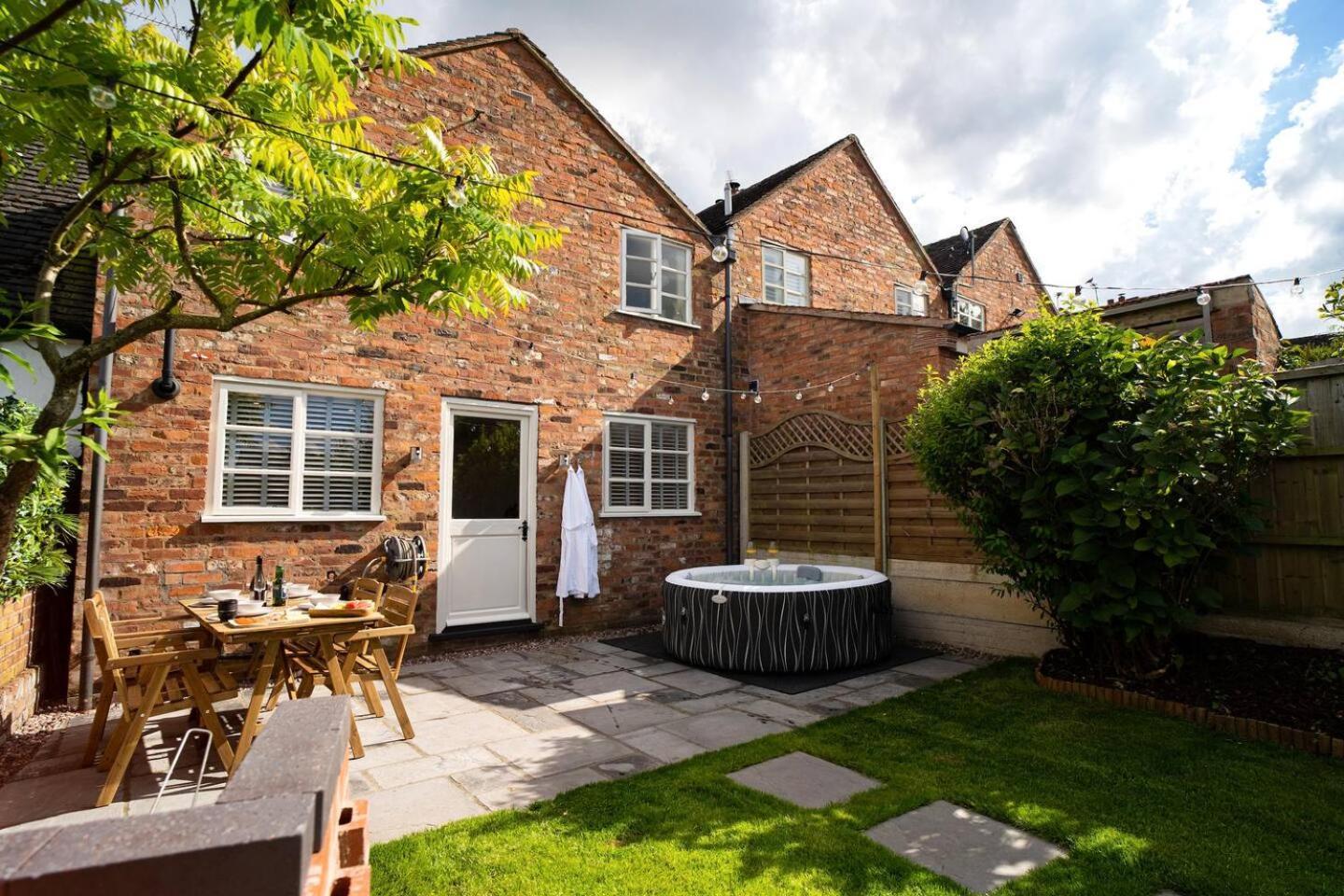 Stylish 2 Bedroom Cottage With Hot Tub And Parking Bewdley Buitenkant foto